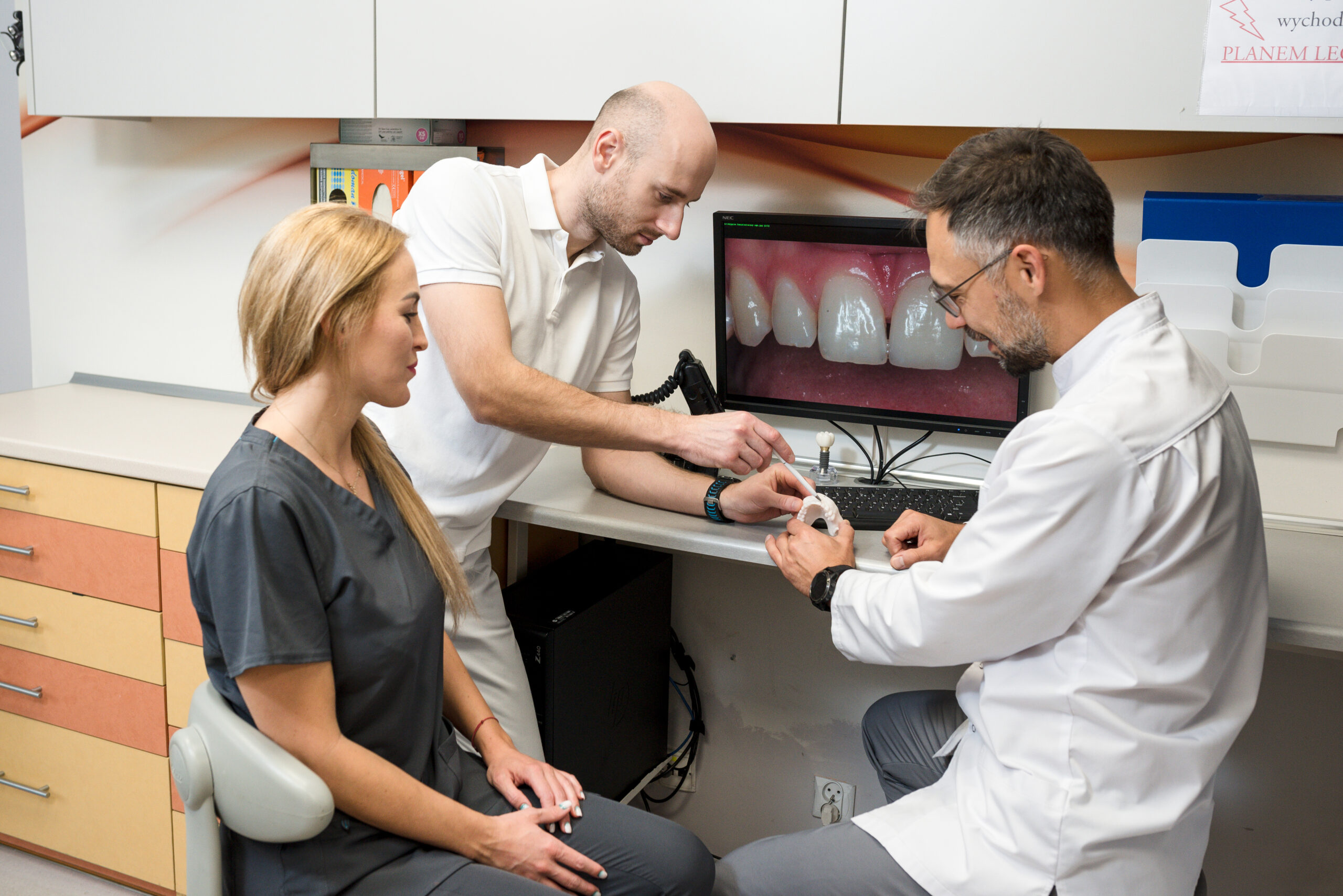 Rodzaje implantów zębowych